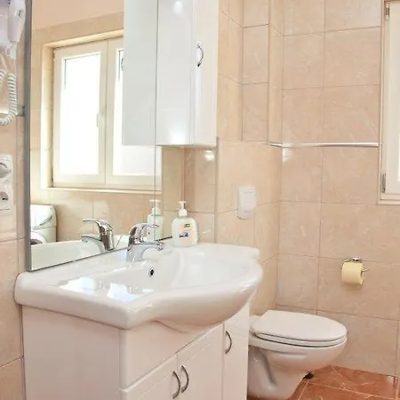 Star 3 Apartment